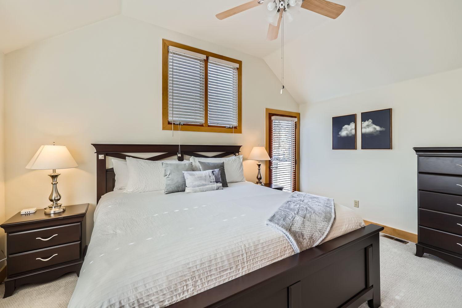 High-end 4bd Executive Retreat In Cherry Creek Family Holiday home Denver